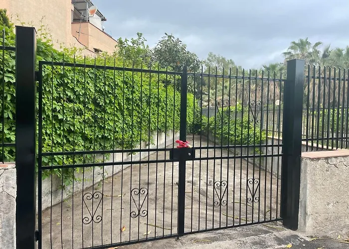 Infuria Di Onde Con Posto Auto Feriehus Giardini Naxos