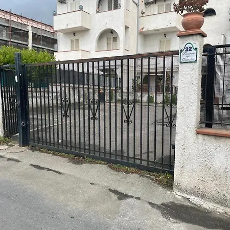 Dom wakacyjny Infuria Di Onde Con Posto Auto